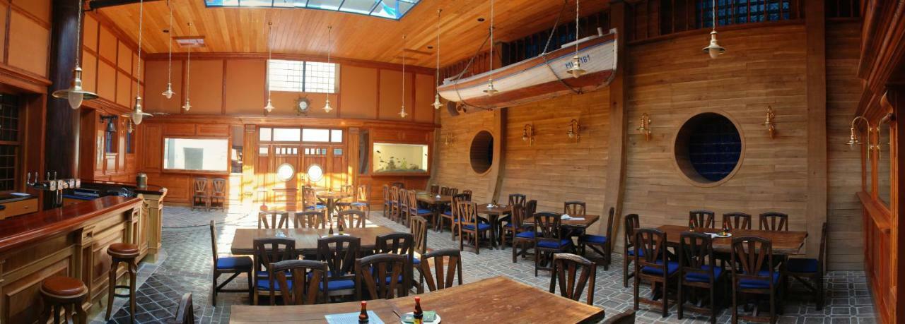 Hermanuv Mestec Hotel Marina מראה חיצוני תמונה